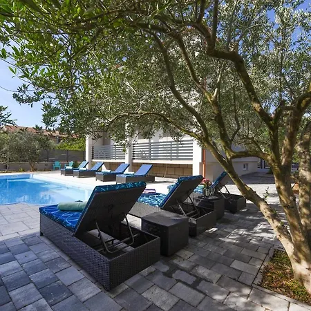 Endless Summer House Barbara
