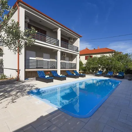 Endless Summer House Barbara Zadar